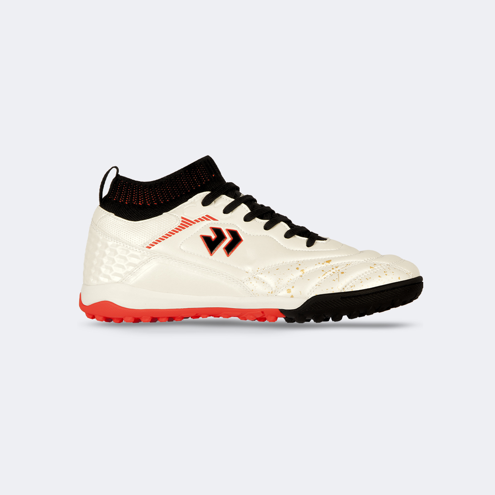 ZAPATILLAS FLARE PRO TURF DISEÑADAS PARA AGARRE, ESTABILIDAD Y RENDIMIENTO EN CADA JUGADA.